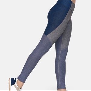 Outdoor Voices 7/8 Tri-Tone leggings (S)